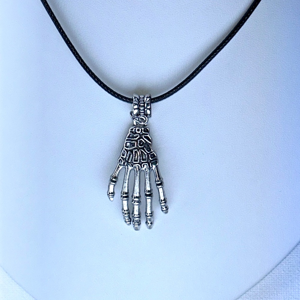 Handmade Halloween Goth Punk Festival Skeleton Hand Necklace Party Favor Boho